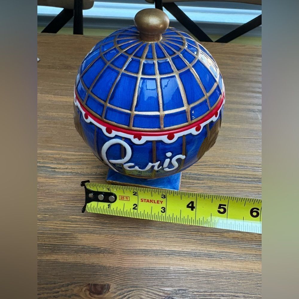 Vintage Souvenir Paris Las Vegas Blue and Red Paris Globe Drinking Lidded Cup - Picture 9 of 12